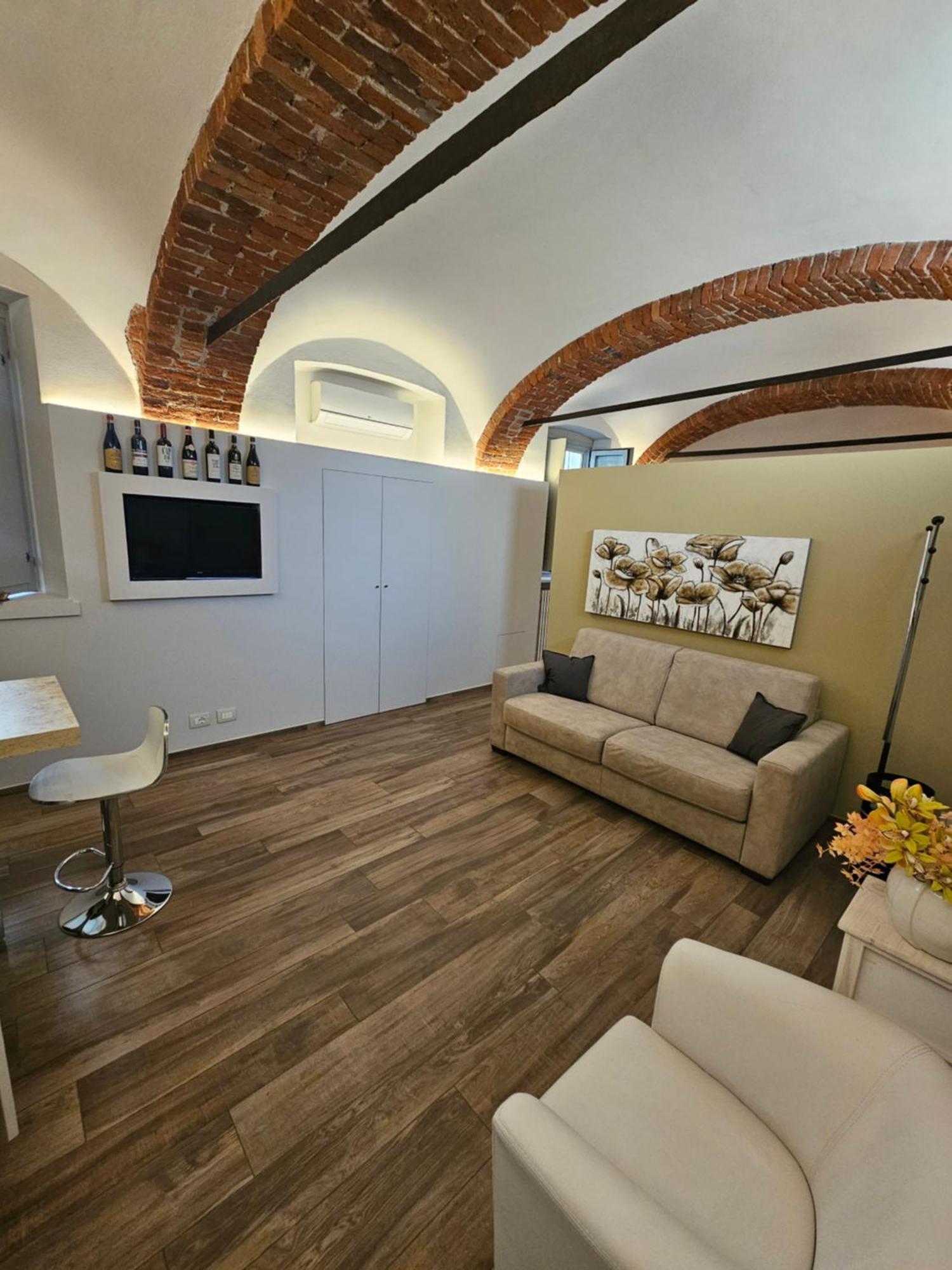 Bilocale In Centro Storico! Apartment Alba  Exterior photo